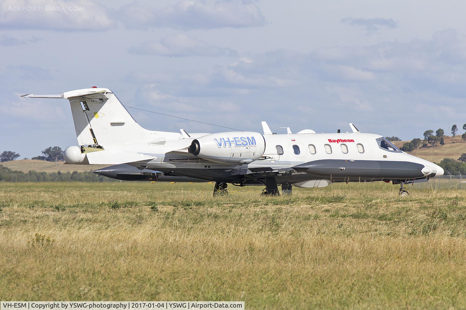 VH-ESM, 1986 Gates Learjet 35A C/N 611, Raytheon Australia (VH-ESM) Gates Learjet 35A at Wagga Wagga Airport