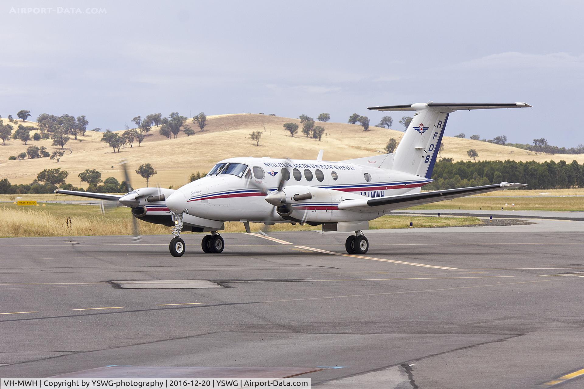 VH-MWH, 2008 Beechcraft B200 King Air C/N BB-2003, Royal Flying Doctor Service (VH-MWH) Beechcraft Super King Air B200 at Wagga Wagga Airport.