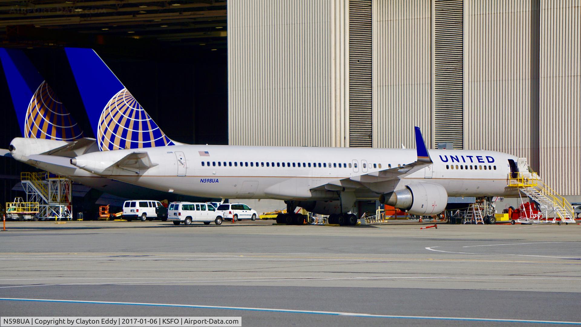 N598UA, 1999 Boeing 757-222 C/N 28751, SFO 2016