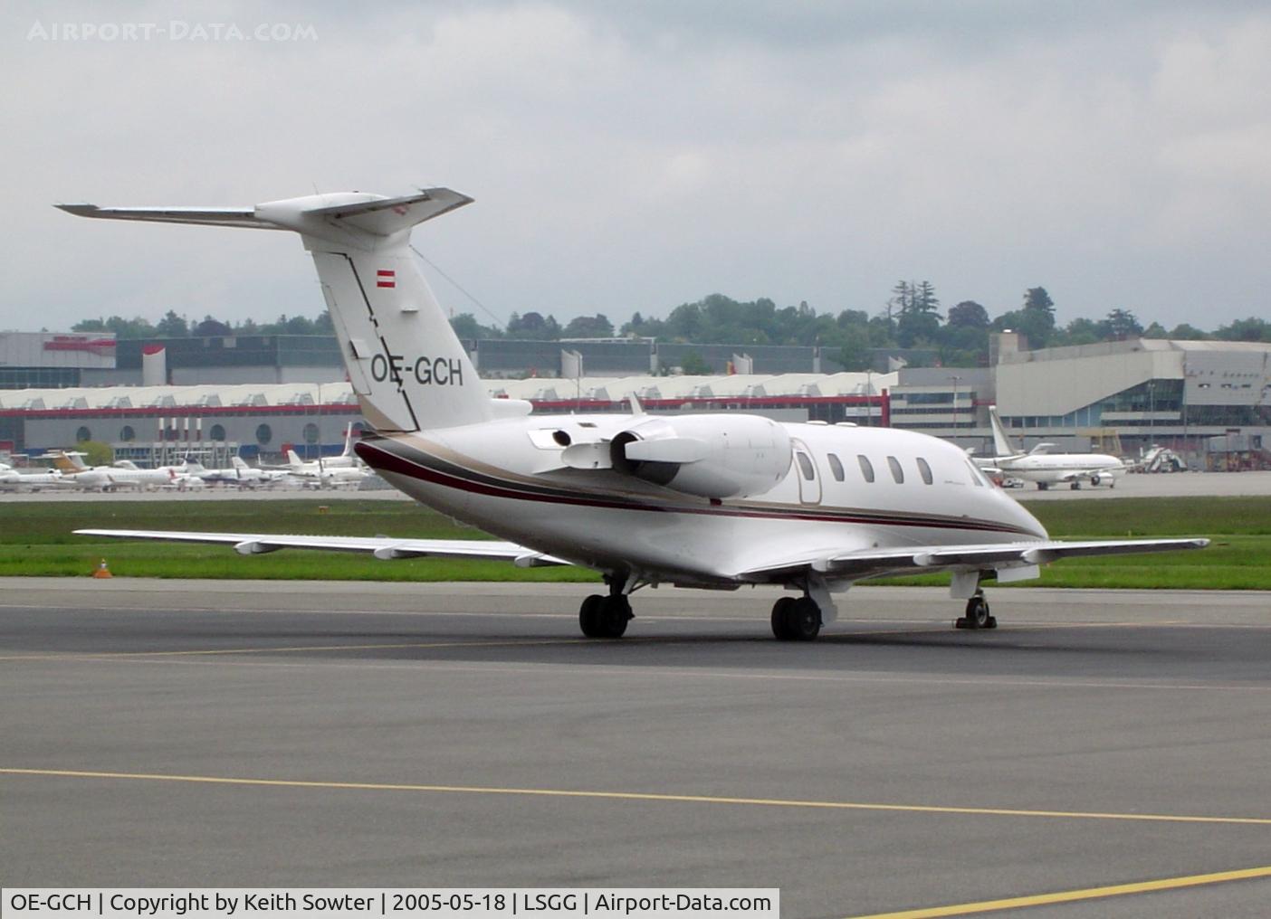 OE-GCH, 1981 Cessna 550 Citation II C/N 550-0290, Geneva airport