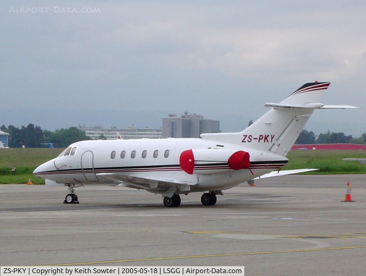 ZS-PKY, 1999 Raytheon Hawker 800XP C/N 258429, Geneva airport
