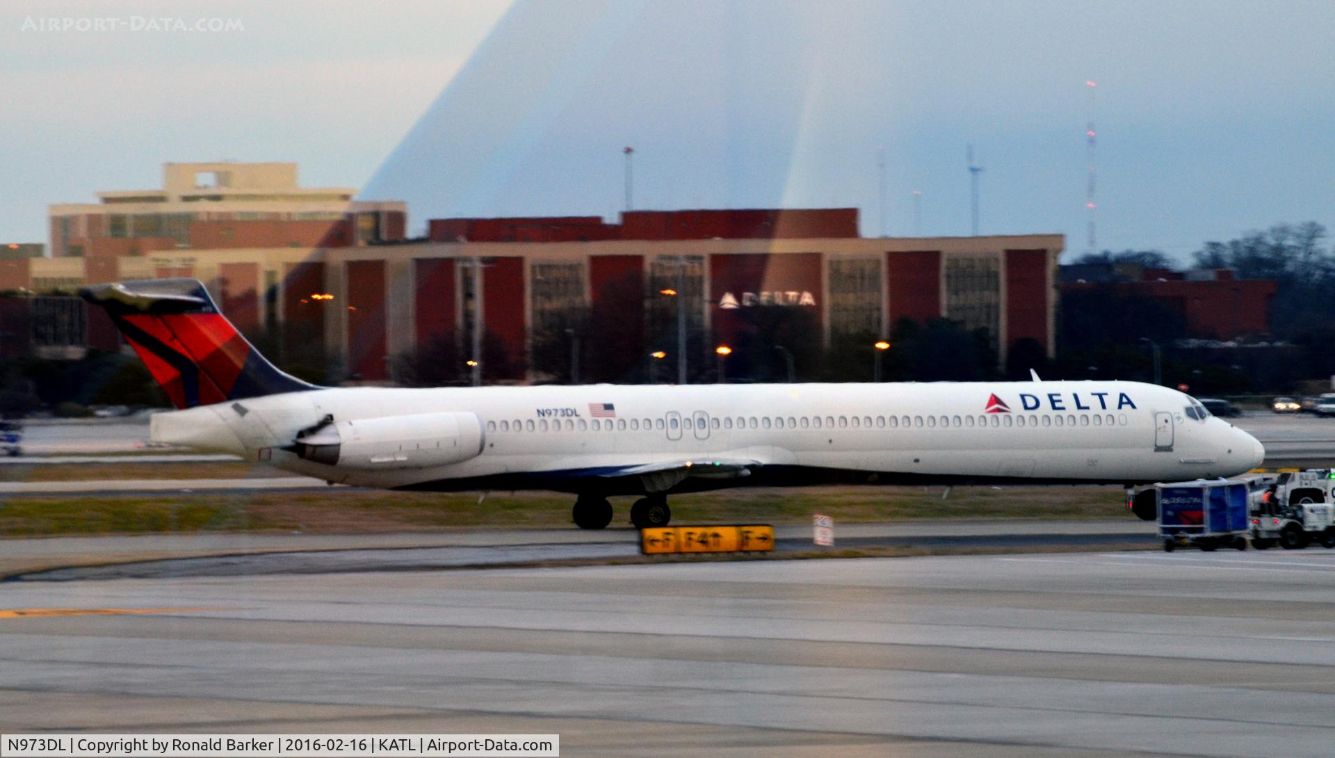 N973DL, 1991 McDonnell Douglas MD-88 C/N 53241, Taxi Atlanta