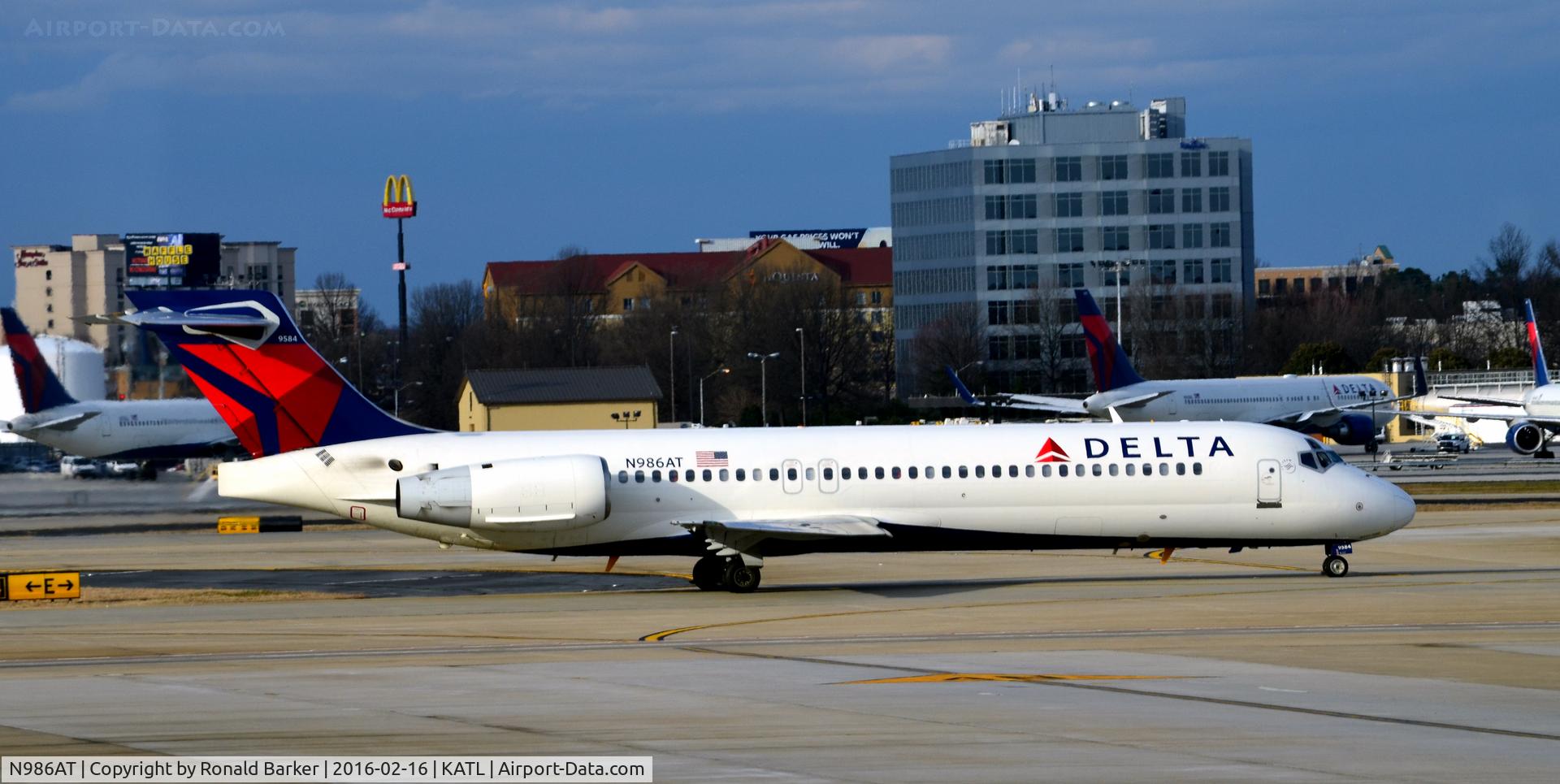 N986AT, 2001 Boeing 717-200 C/N 55089, Taxi Atlanta