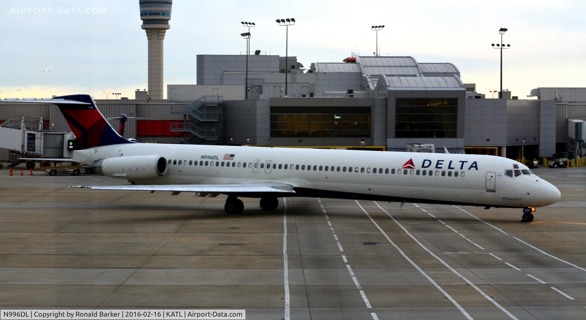 N996DL, 1991 McDonnell Douglas MD-88 C/N 53363, Taxi Atlanta