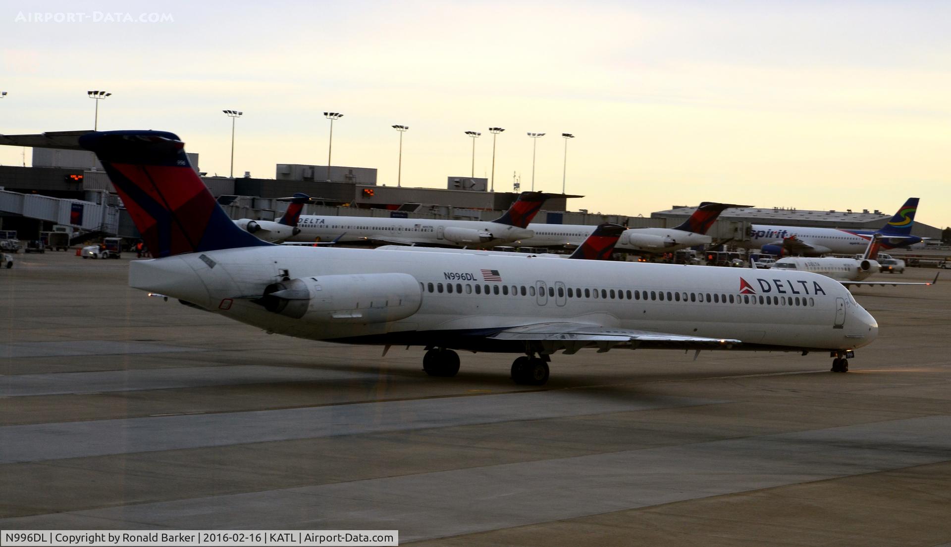 N996DL, 1991 McDonnell Douglas MD-88 C/N 53363, Taxi Atlanta