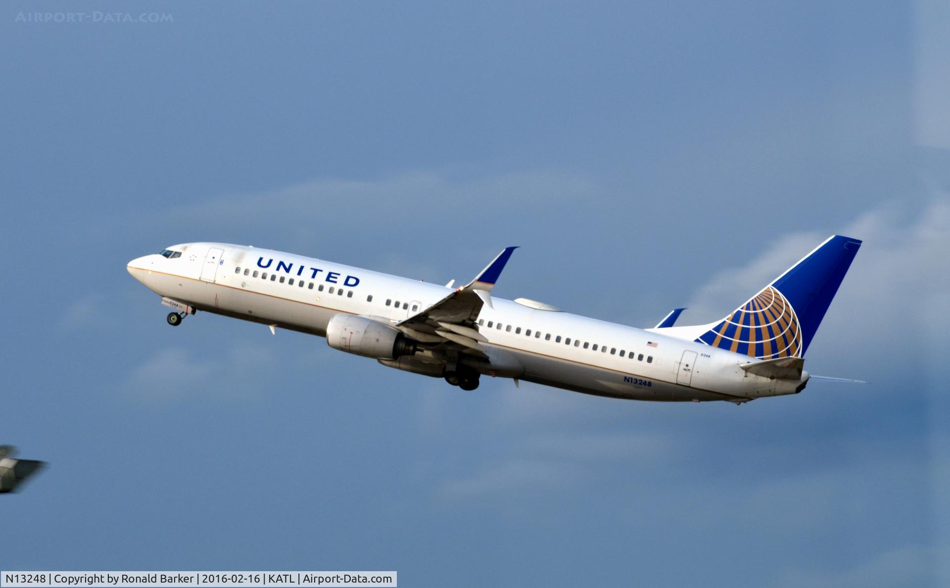 N13248, 1999 Boeing 737-824 C/N 28808, Takeoff Atlanta
