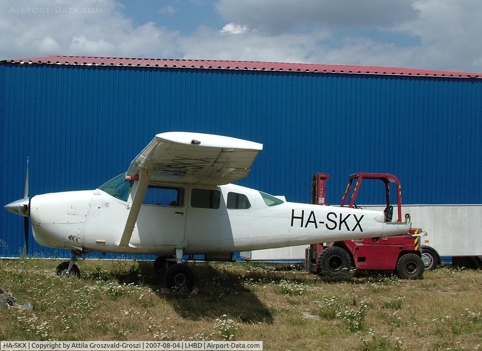 HA-SKX, 1964 Cessna U206A Super Skywagon C/N U206-0433, Börgönd Airport, Hungary