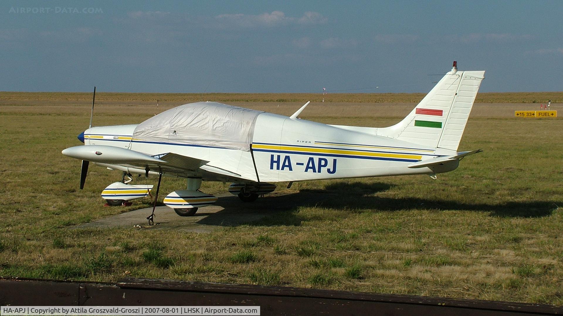 HA-APJ, 1973 Piper PA-28-140 Cherokee Cruiser F C/N 28-7325128, Siófok-Kiliti Airport, Hungary
