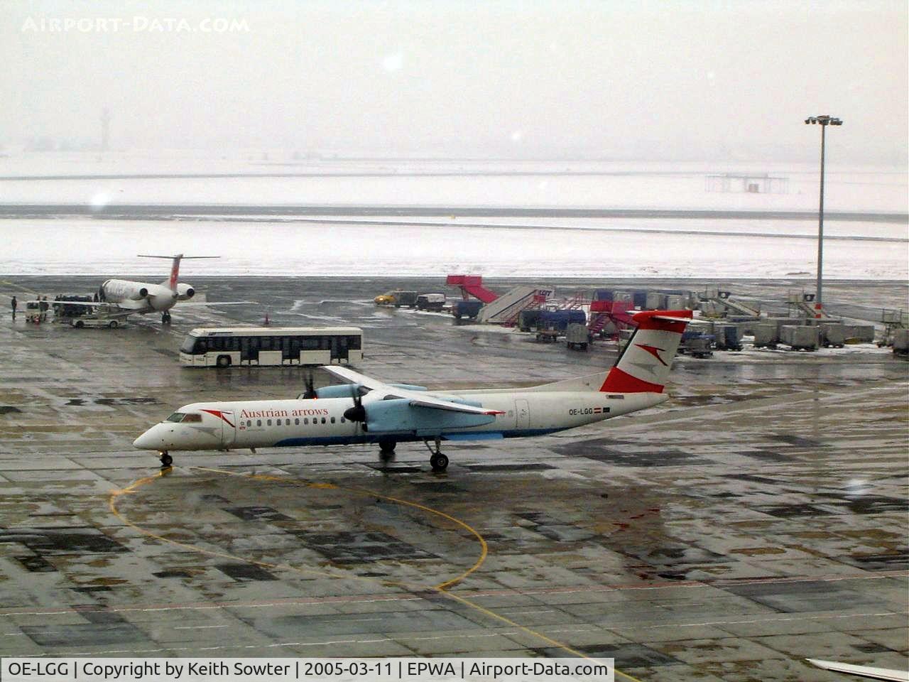 OE-LGG, 2002 De Havilland Canada DHC-8-402Q Dash 8 C/N 4074, Taxying for departure