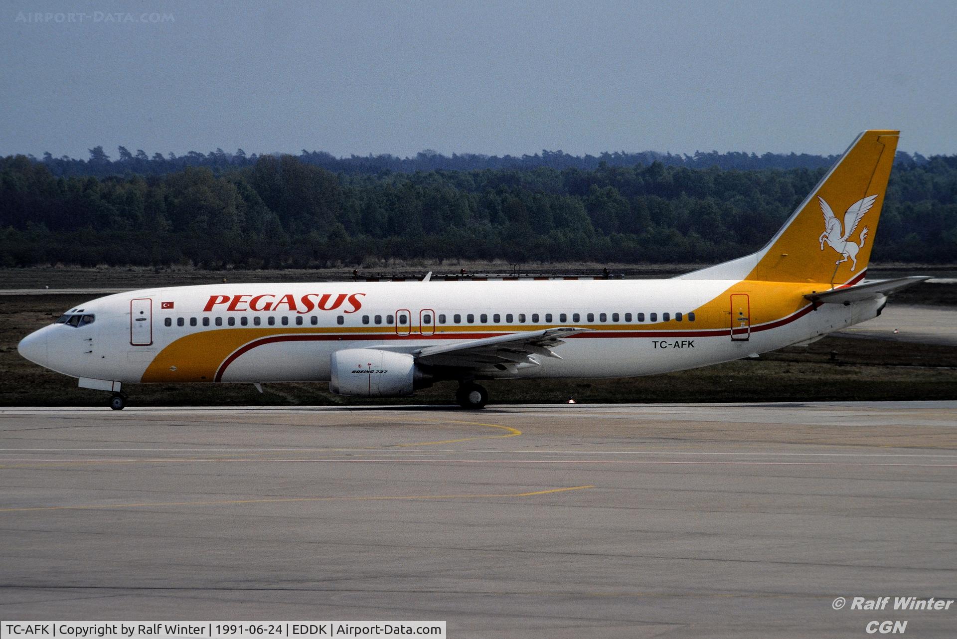 TC-AFK, 1990 Boeing 737-4Y0 C/N 24684, Boeing 737-4Y0 - Pegasus Airlines - TC-AFK - 24.06.1991 - CGN - From a slide