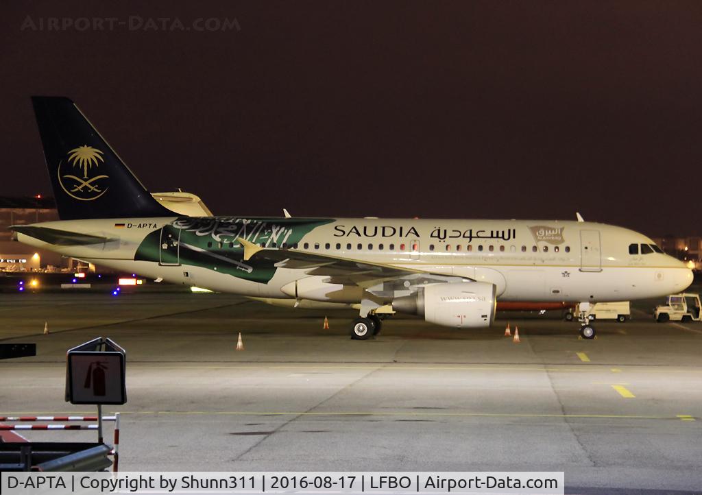 D-APTA, 2000 Airbus A319-112 C/N 1263, Night stop...