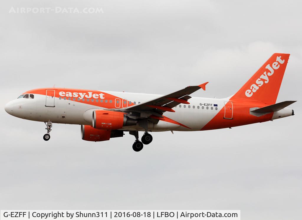 G-EZFF, 2009 Airbus A319-111 C/N 3844, Landing rwy 32L in new c/s