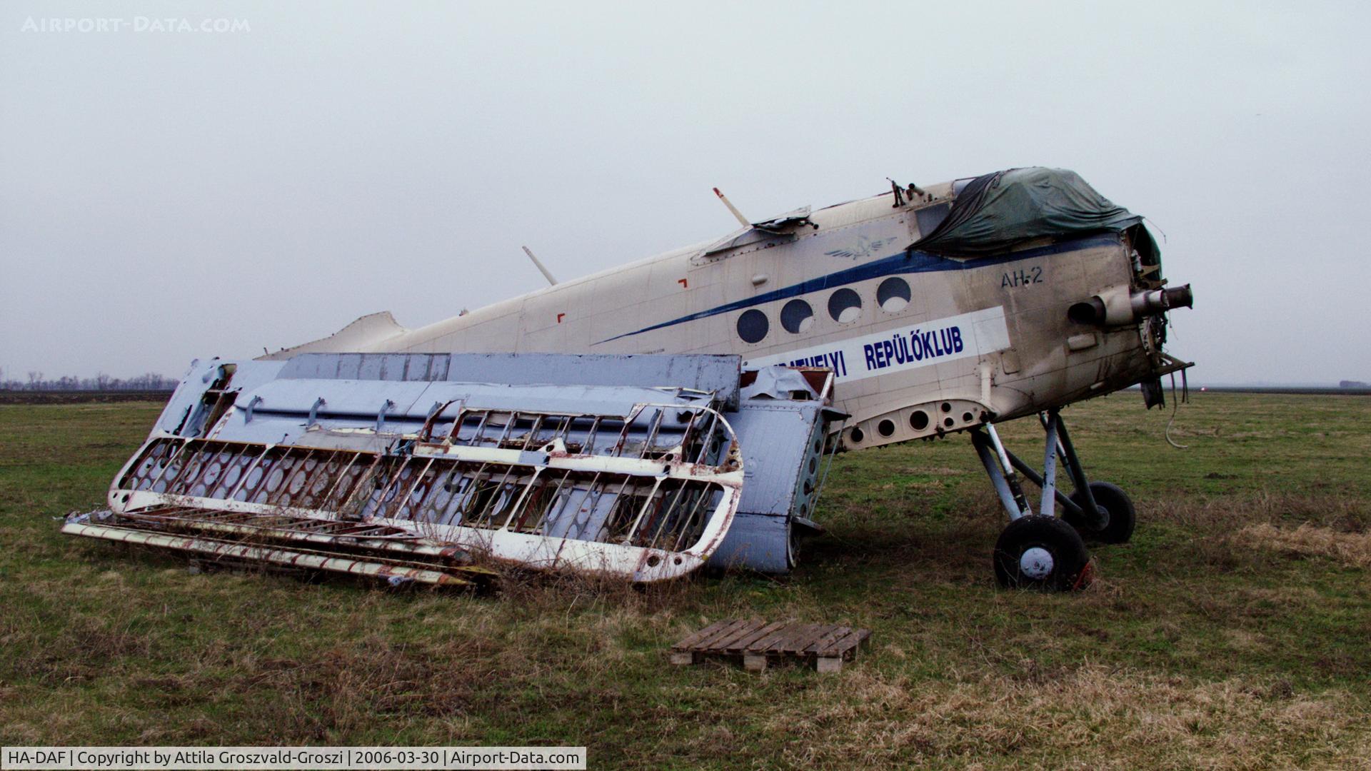 HA-DAF, 1976 PZL-Mielec An-2R C/N 1G169-26, Nagyszénás agricultural airport and take-off field