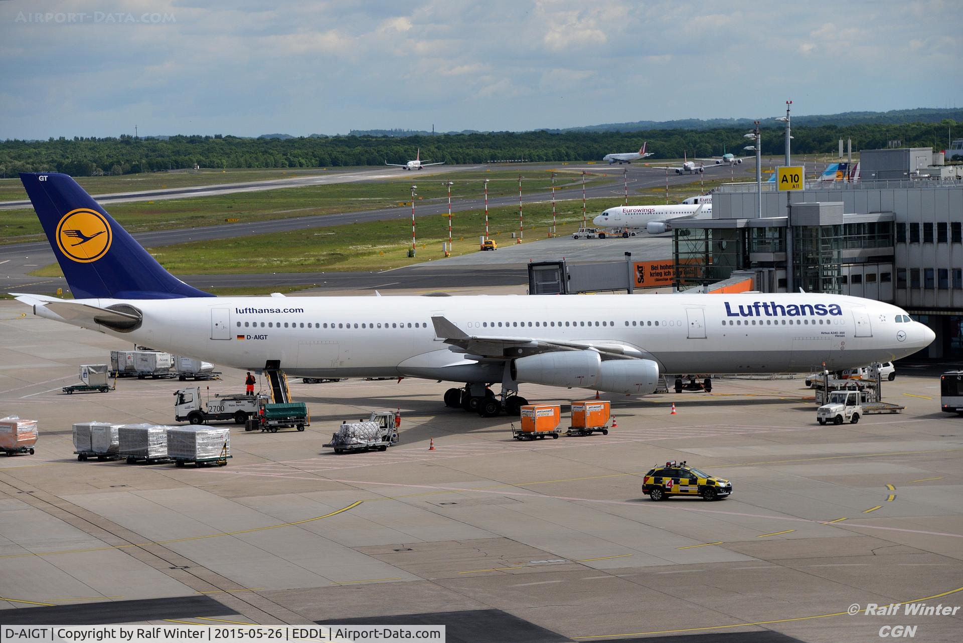 D-AIGT, 1999 Airbus A340-313 C/N 304, Airbus A340-313 - LH DLH Lufthansa 'Viersen' - D-AIGT - 26.05.2015 - DUS