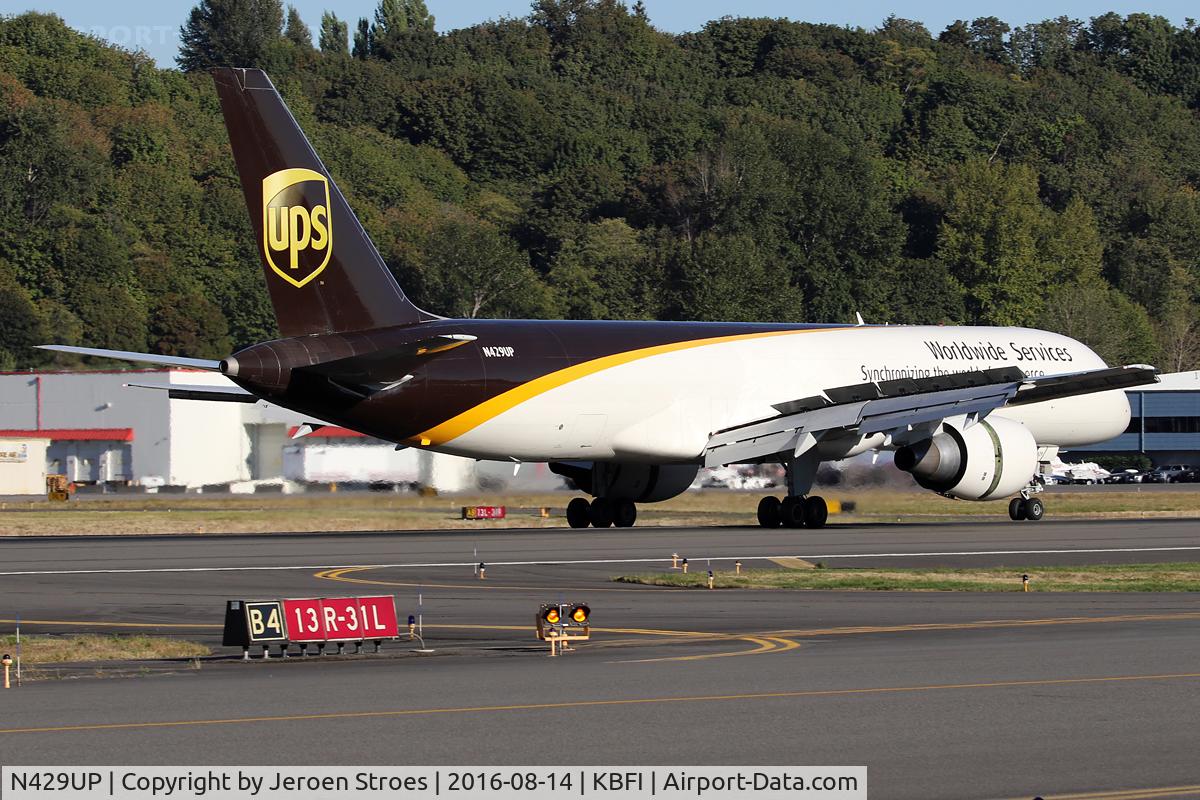 N429UP, 1992 Boeing 757-24APF C/N 25460, boeing field
