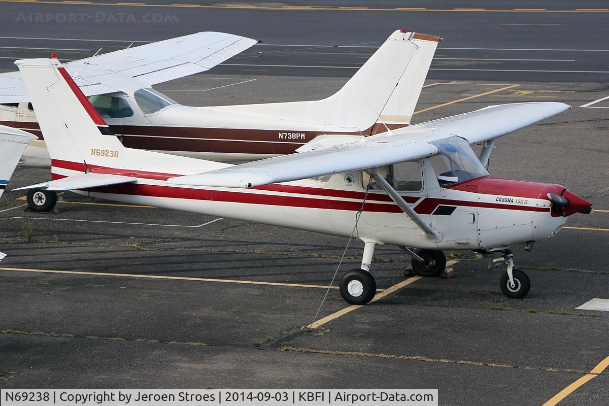 N69238, 1978 Cessna 152 C/N 15282579, boeing Field