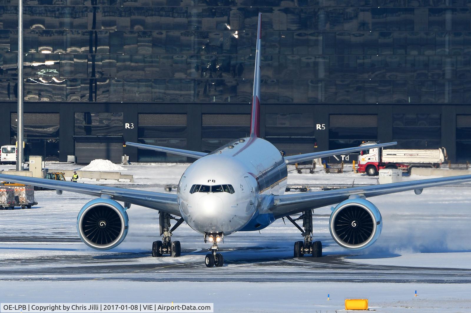 OE-LPB, 1998 Boeing 777-2Z9/ER C/N 28699, Austrian Airlines