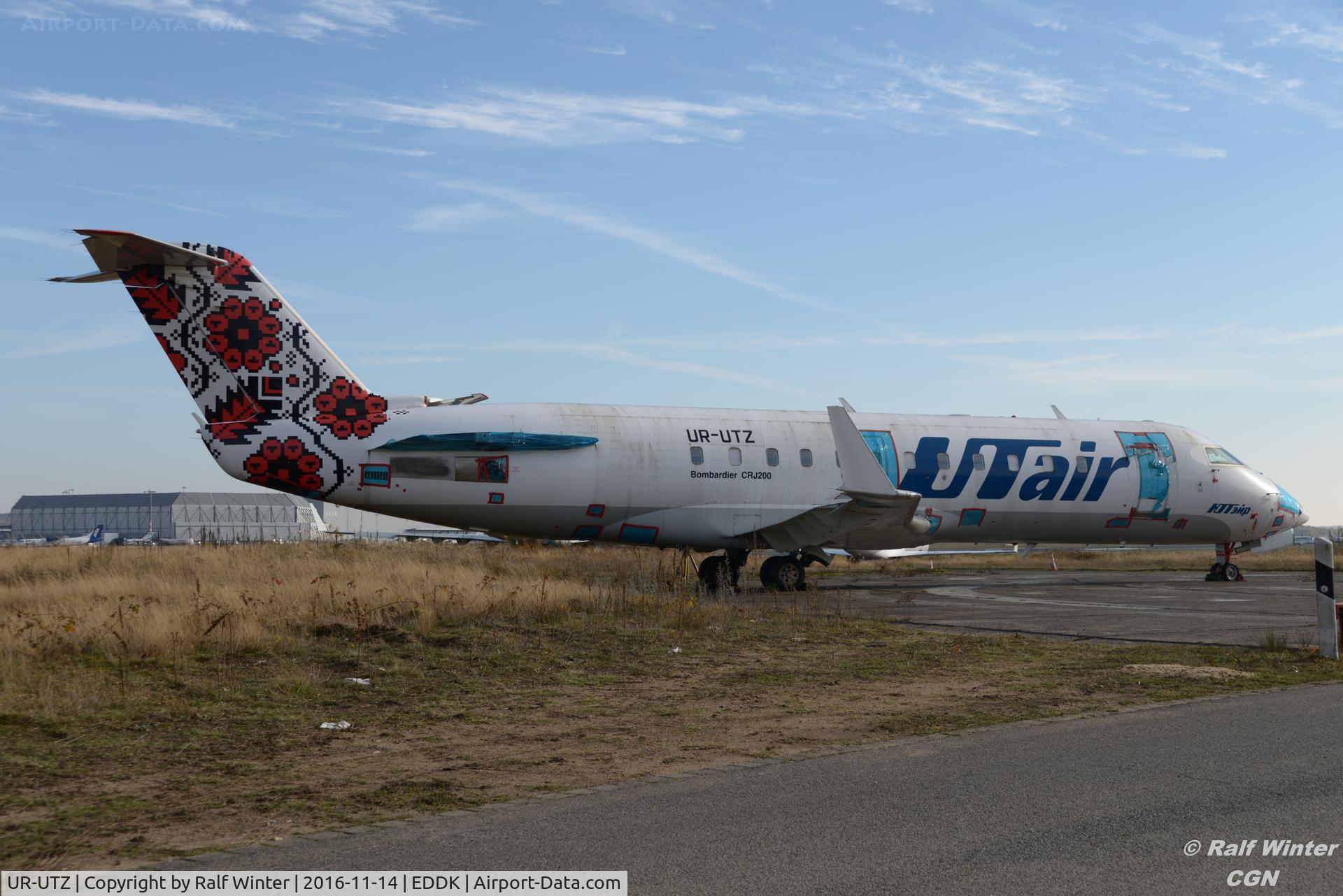 UR-UTZ, 1996 Canadair CRJ-200LR (CL-600-2B19) C/N 7121, Canadair Regional Jet CRJ-200LR - QU UTN  UT Air stored in CGN - UR-UTZ - 14.11.2016 - CGN