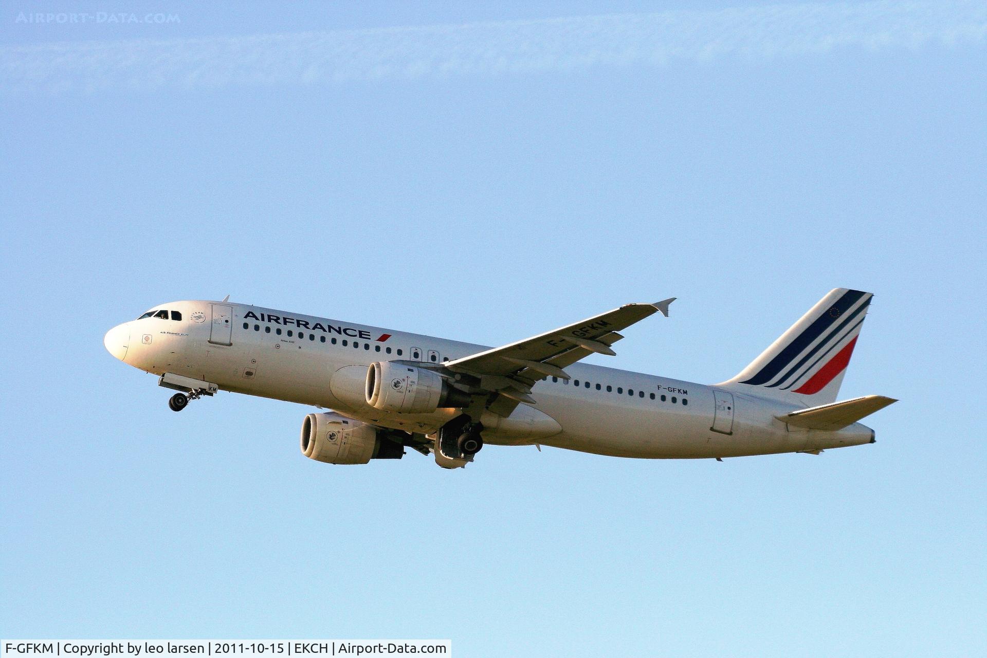 F-GFKM, 1990 Airbus A320-211 C/N 0102, Copenhagen 15.10.2011