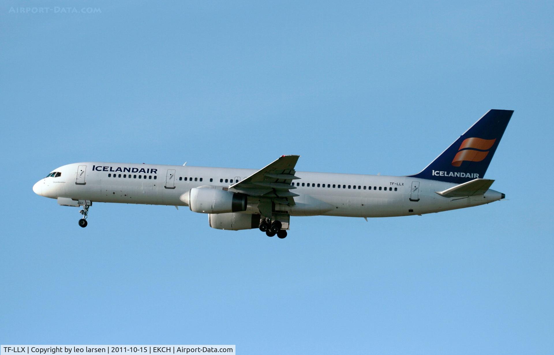 TF-LLX, 2000 Boeing 757-256 C/N 29311, Copenhagen 15.10.2011