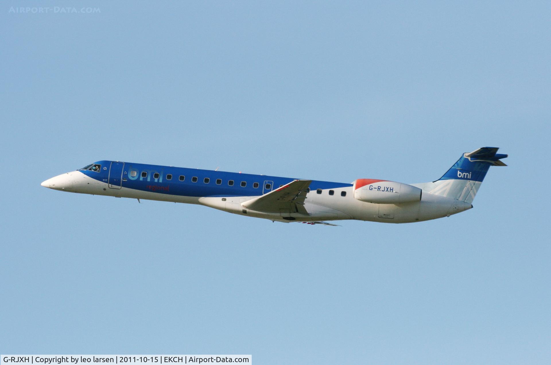 G-RJXH, 2001 Embraer EMB-145EP (ERJ-145EP) C/N 145442, Copenhagen 15.10.2011