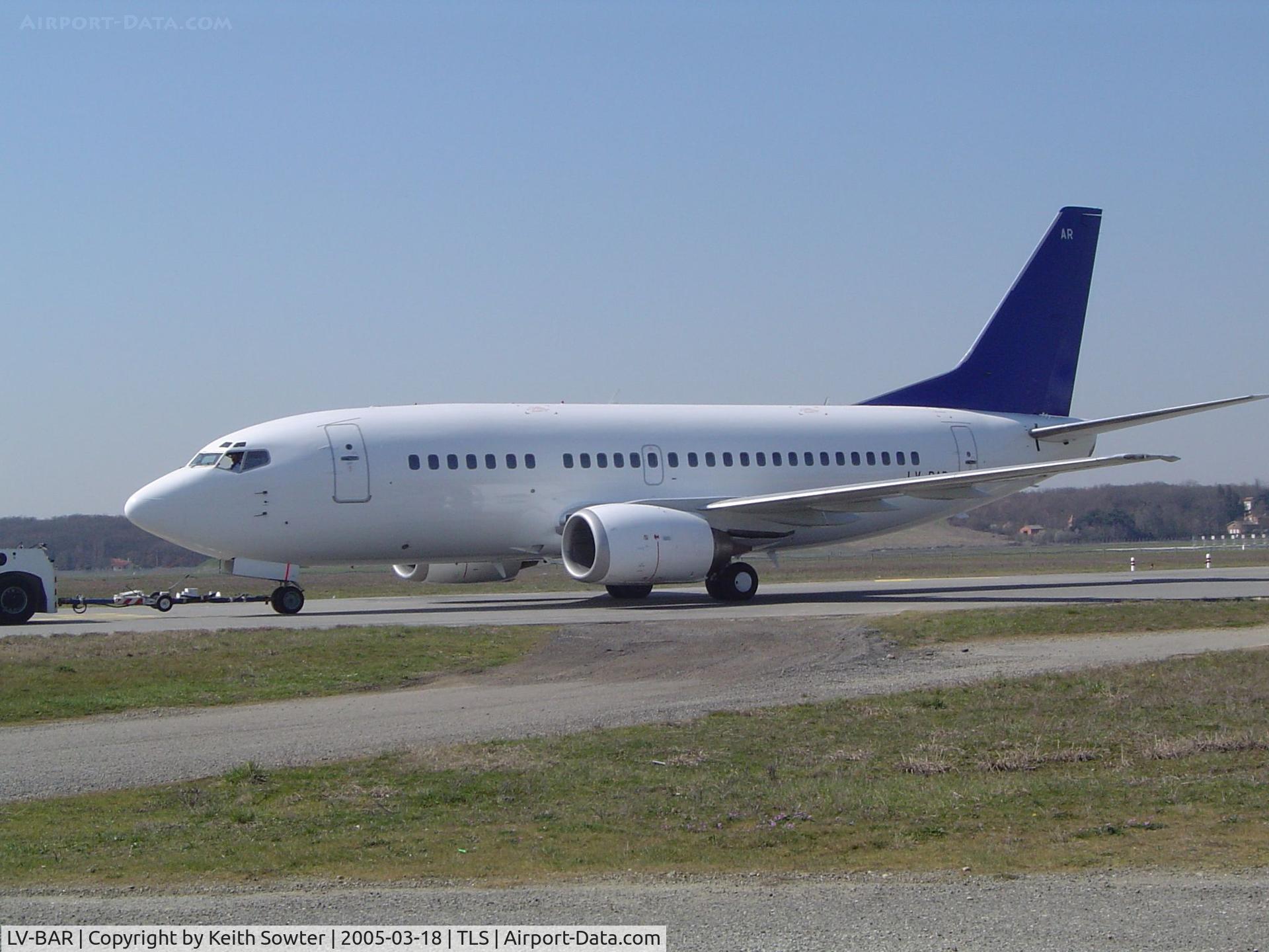 LV-BAR, 1993 Boeing 737-5H6 C/N 26450, Under tow