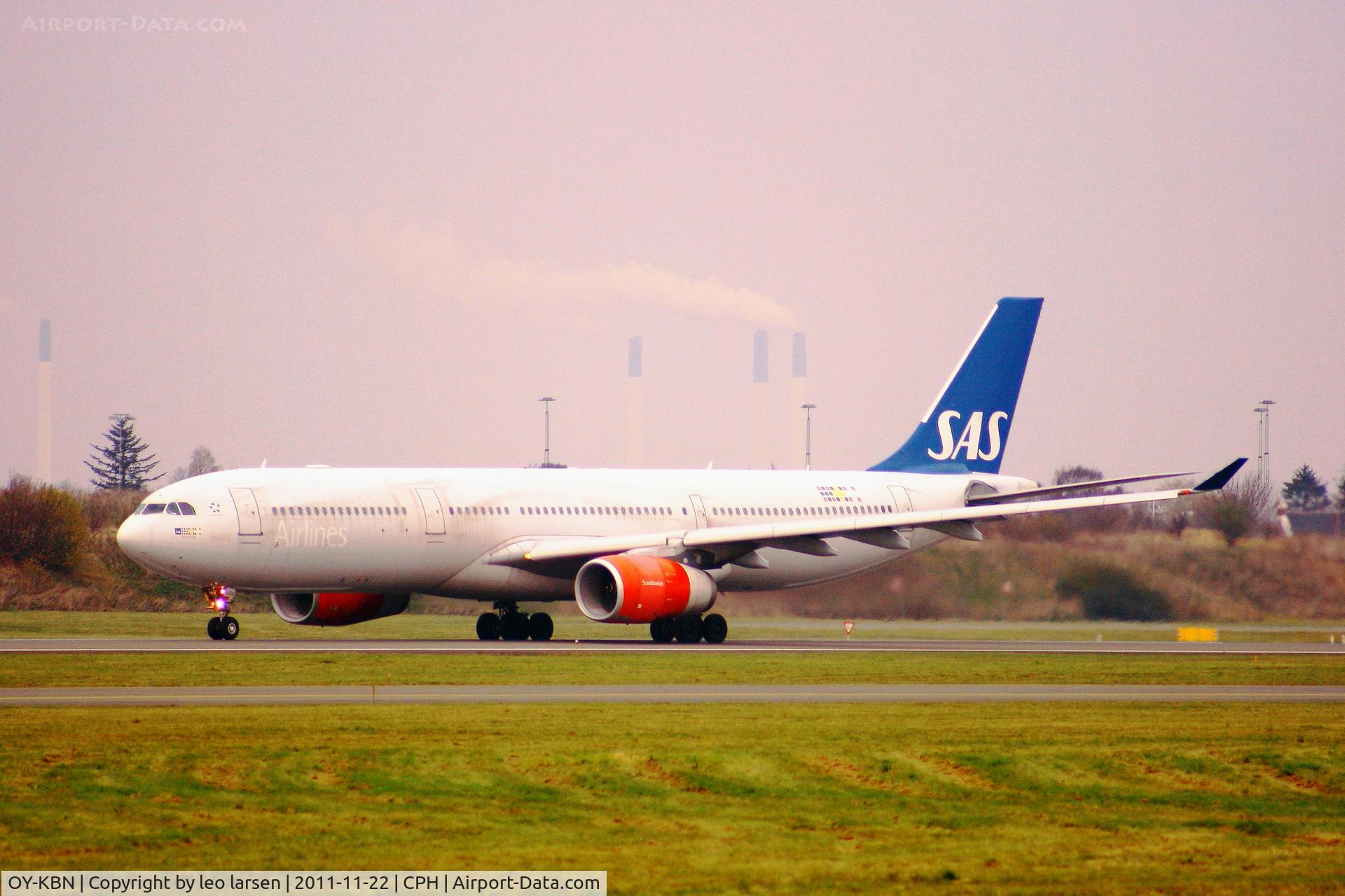 OY-KBN, 2002 Airbus A330-343X C/N 496, Copenhagen 22.11.2011