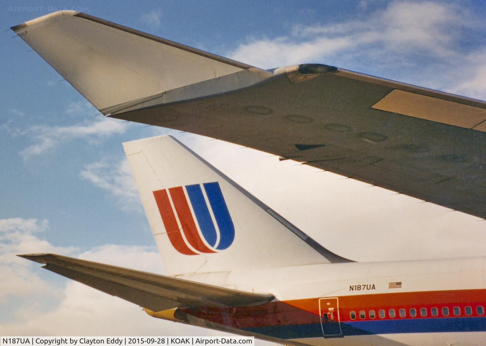 N187UA, 1992 Boeing 747-422 C/N 26876, Oakland Airport 1990's