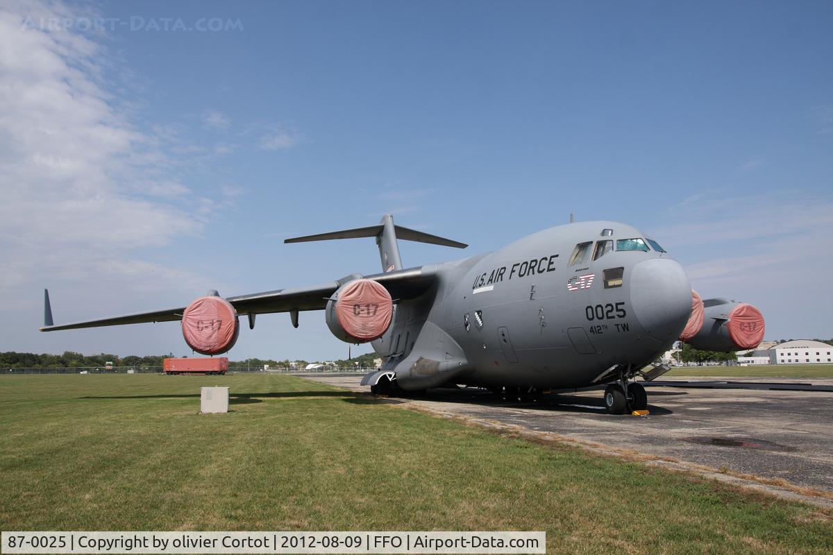 87-0025, 1987 McDonnell Douglas C-17A Globemaster III C/N F-001/T-1, Just arrived when I visited the museum in 2012