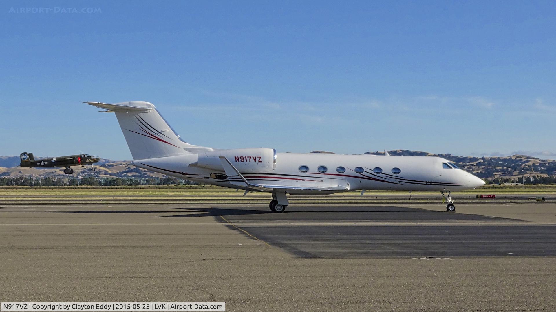 N917VZ, 2010 Gulfstream Aerospace GIV-X (G450) C/N 4198, LVK 2015.