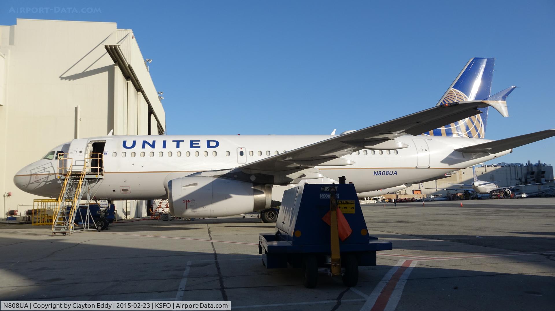N808UA, 1998 Airbus A319-131 C/N 804, SFO 2015