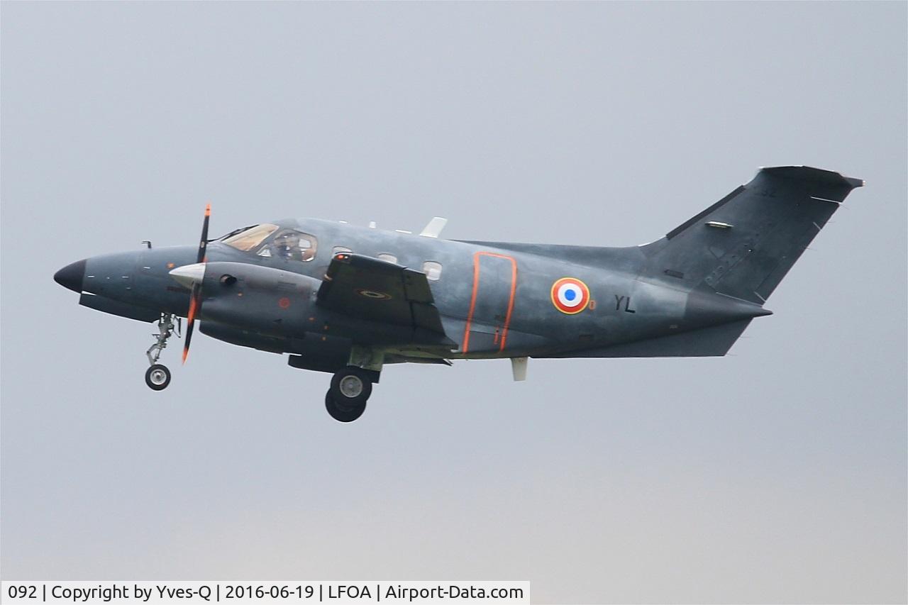 092, 1984 Embraer EMB-121AA Xingu C/N 121-092, Embraer EMB-121AA Xingu, Take off rwy 24, Avord Air Base 702 (LFOA) Open day 2016