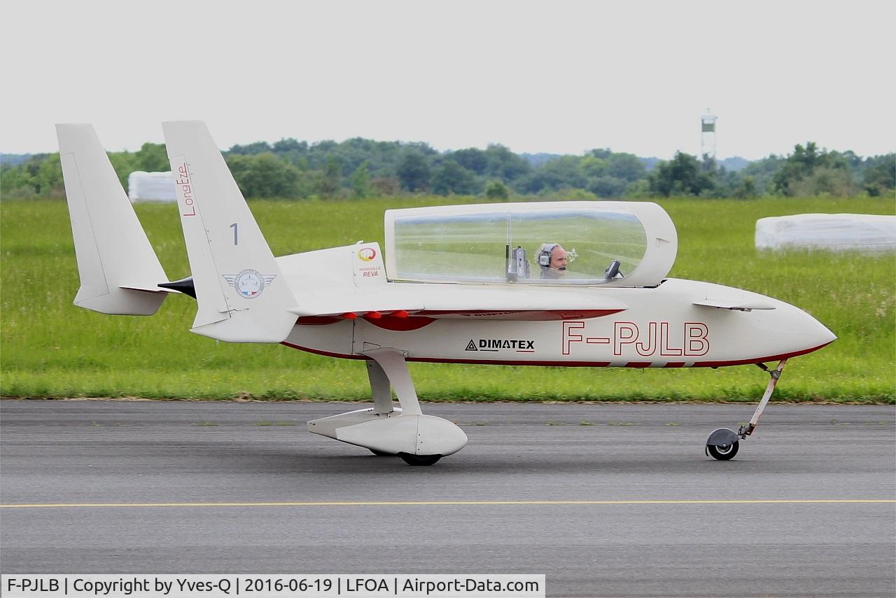 F-PJLB, Rutan Long-EZ C/N 1344, Rutan Long-EZ, Reva aerobatic team, Taxiing to holding point rwy 24, Avord Air Base 702 (LFOA) Open day 2016