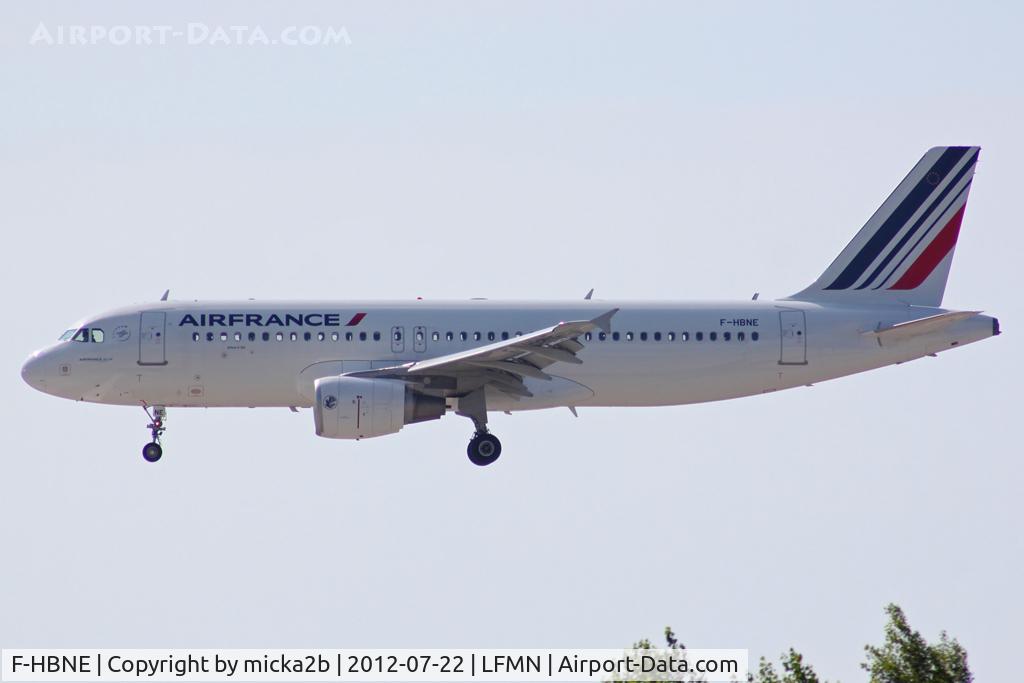 F-HBNE, 2011 Airbus A320-214 C/N 4664, Landing