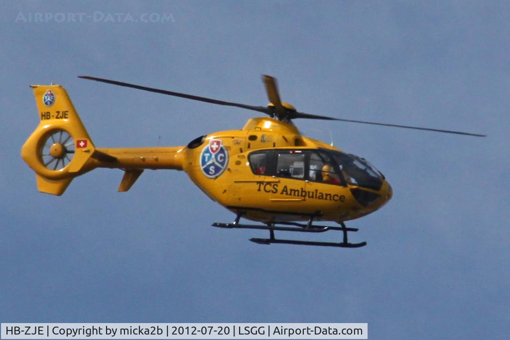 HB-ZJE, Eurocopter EC-135P-1 C/N 0006, In flight
