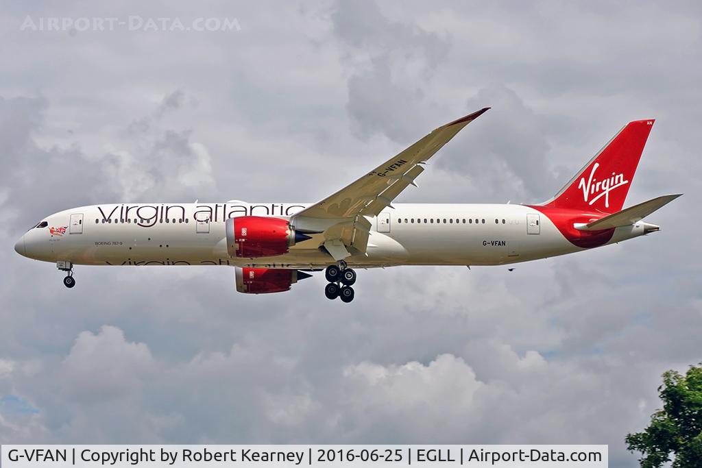 G-VFAN, 2016 Boeing 787-9 Dreamliner C/N 37977, Arriving 27L