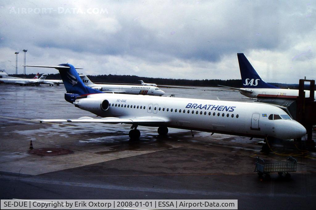 SE-DUE, 1990 Fokker 100 (F-28-0100) C/N 11326, SE-DUE in ARN MAR99