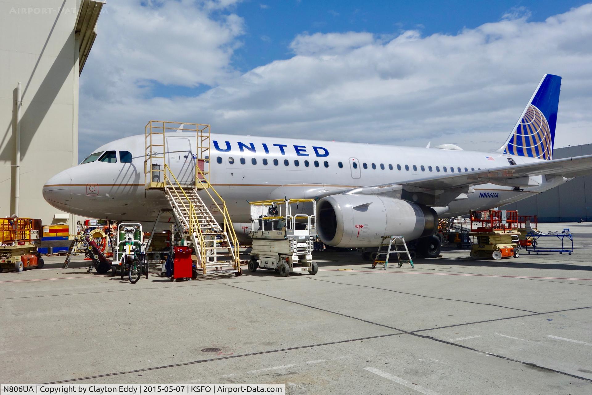 N806UA, 1998 Airbus A319-131 C/N 788, SFO 2015
