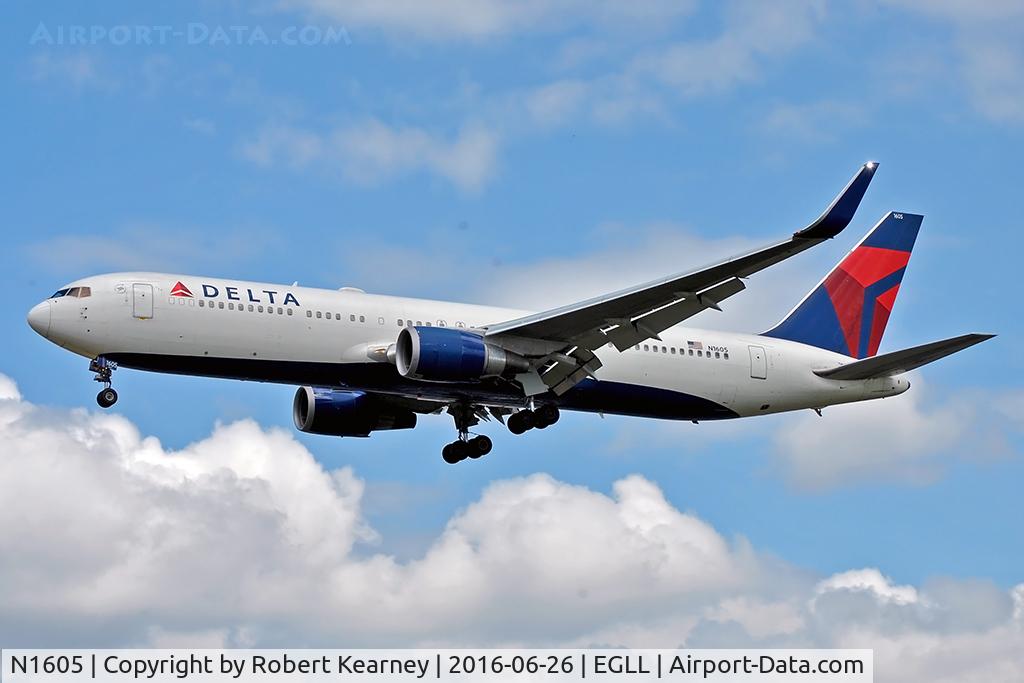 N1605, 1999 Boeing 767-332 C/N 30198, Arriving 27L