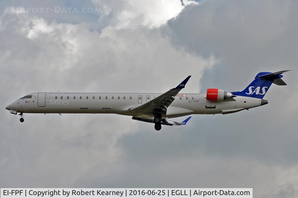 EI-FPF, 2016 Bombardier CRJ-900LR (CL-600-2D24) C/N 15403, Arriving 27L