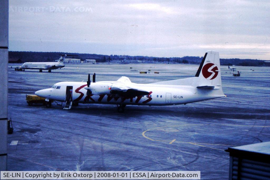SE-LIN, 1988 Fokker 50 C/N 20138, SE-LIN in ARN JAN00