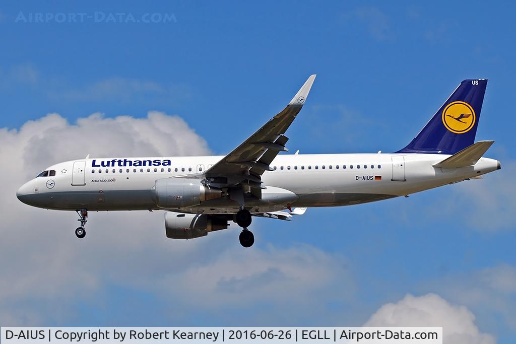 D-AIUS, 2016 Airbus A320-214 C/N 7024, Arriving 27L