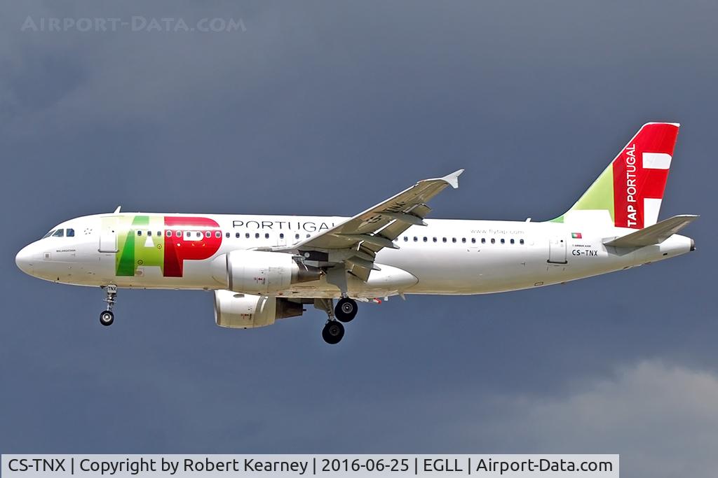 CS-TNX, 2006 Airbus A320-214 C/N 2822, Arriving 27L