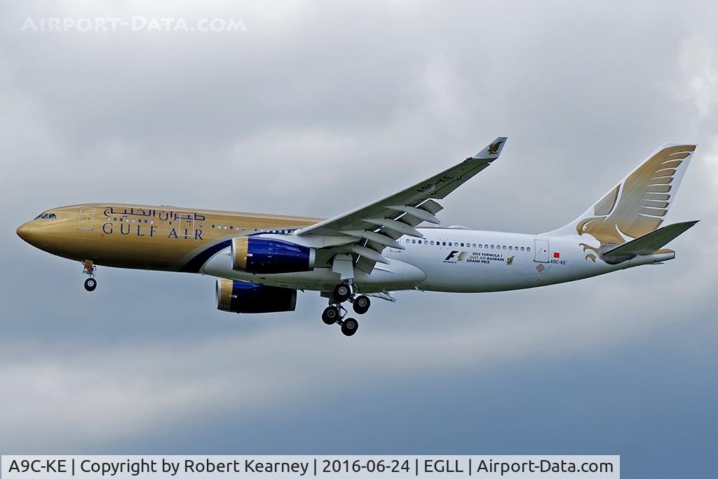 A9C-KE, 2000 Airbus A330-243 C/N 334, Arriving 27L