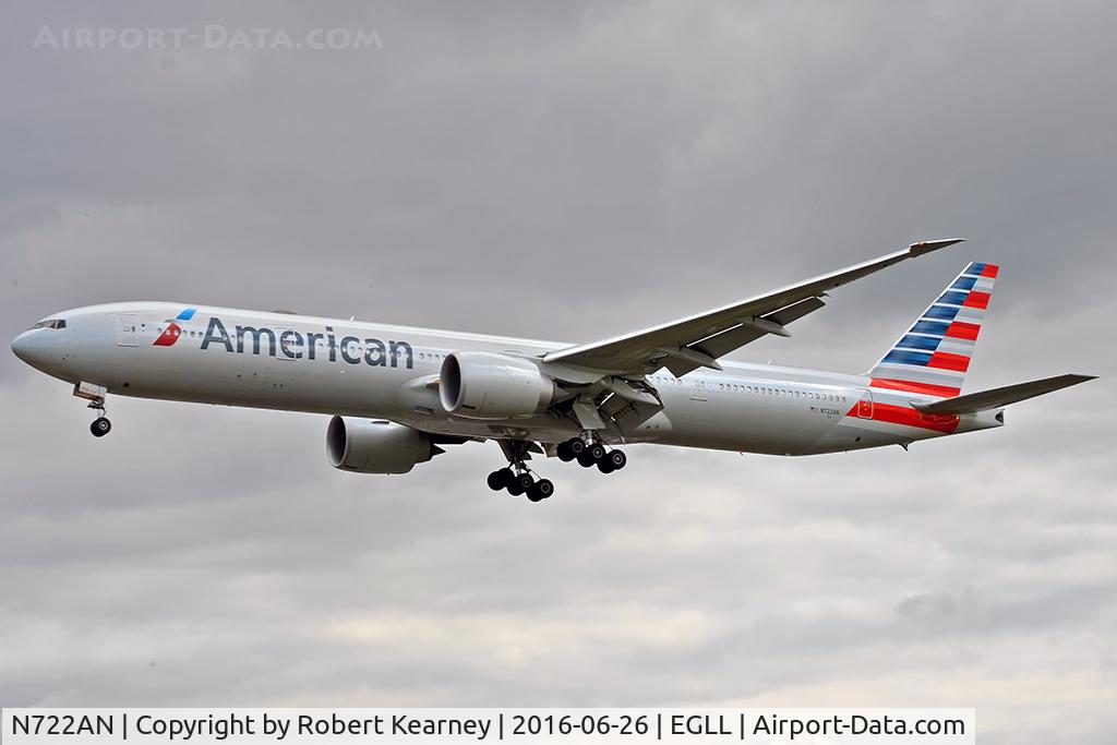 N722AN, 2013 Boeing 777-323/ER C/N 31547, Arriving 27L