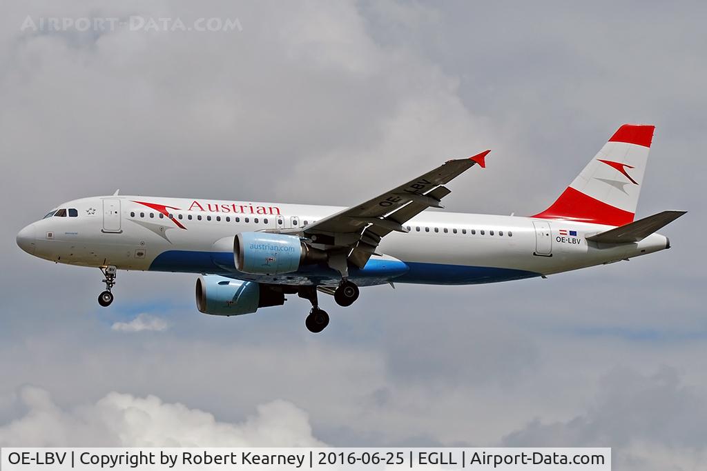 OE-LBV, 2000 Airbus A320-214 C/N 1385, Arriving 27L