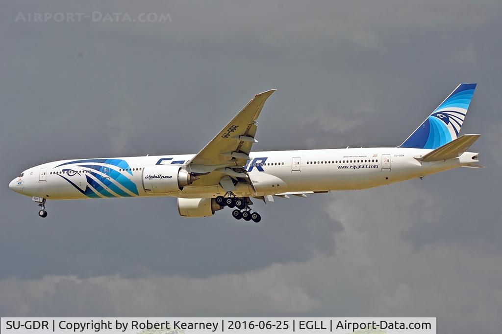 SU-GDR, 2011 Boeing 777-36N/ER C/N 38291, Arriving 27L