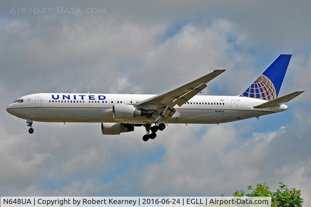 N648UA, 1992 Boeing 767-322ER C/N 25285, Arriving 27L