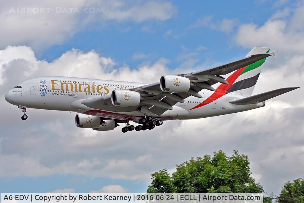 A6-EDV, 2011 Airbus A380-861 C/N 101, Arriving 27L