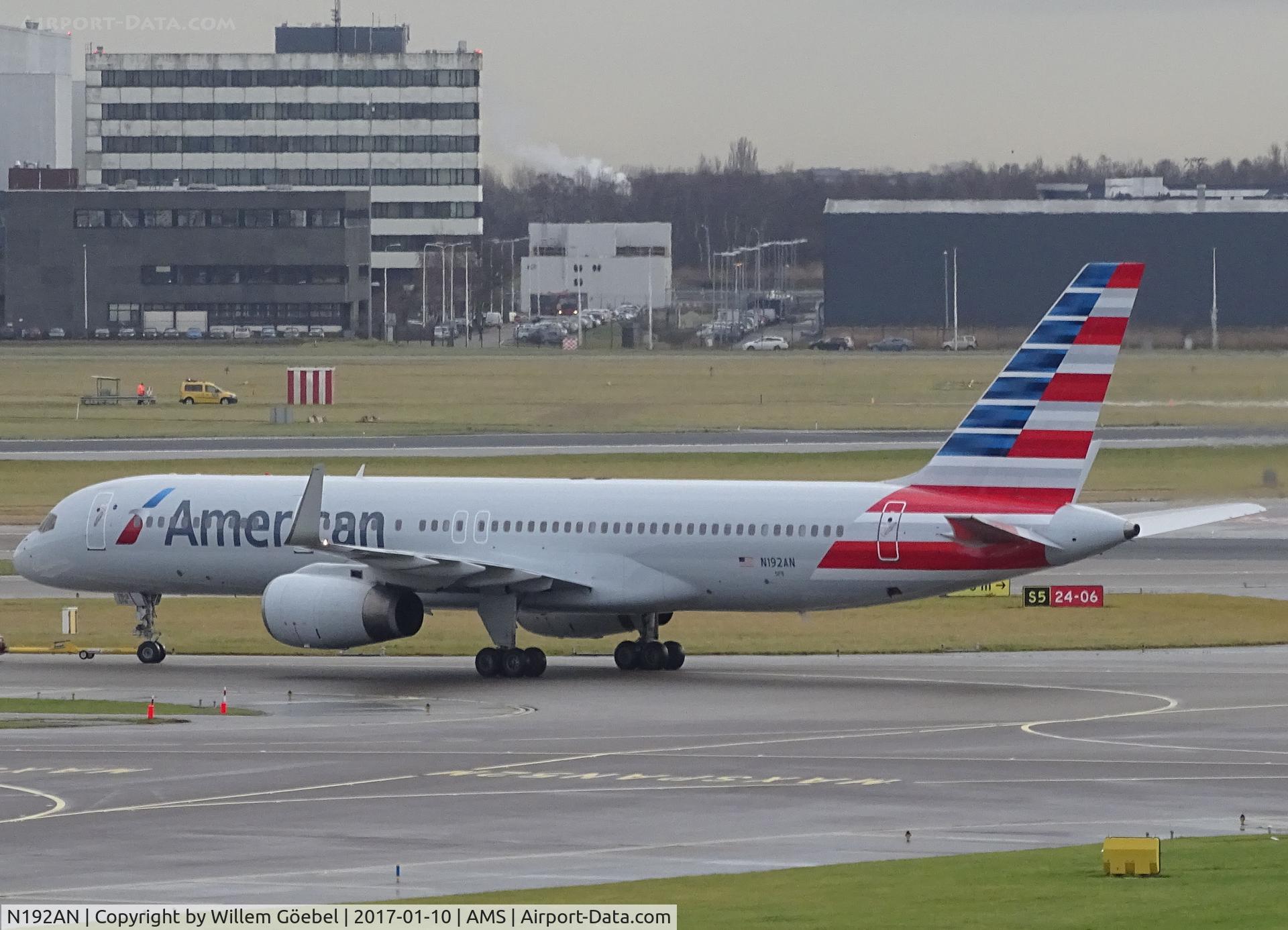 N192AN, 2001 Boeing 757-223 C/N 32386, Taxi to runway 24 of Schiphol Airport